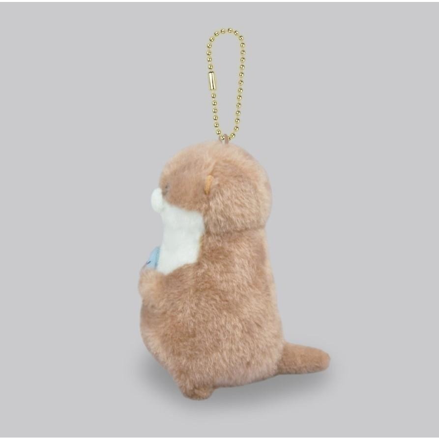 現貨【守夜鴞】日本正版 AMUFUN 水獺家族 拿魚水獺 水獺 絨毛 鑰匙圈  吊飾 娃娃 水族館 人氣動物  LMC-細節圖4