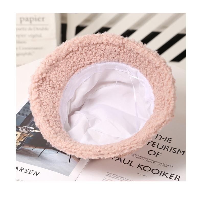 『台灣公司貨👑』羔羊毛帽【腸腸的居家生活】『免運』秋冬百搭 日系字母 韓版 潮漁夫帽 冬季保暖 毛絨盆帽-細節圖5