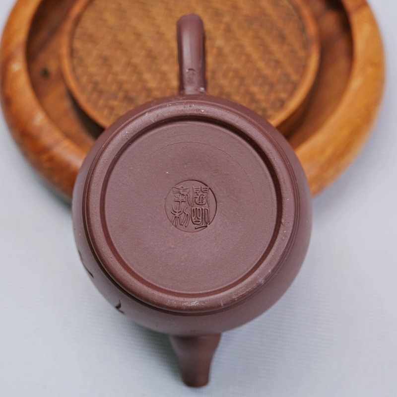 【全館滿599免運】茶壼 紫砂壼 原礦紫泥 純手工精製【小品漢瓦紫砂壺】170ML宜興茶壺 出湯順暢【自在坊茶具】-細節圖11