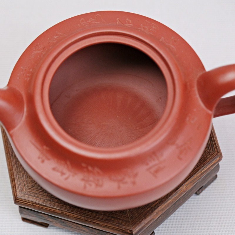 【全館滿599免運】茶壼 紫砂壼【純手工大紅袍福氣滿滿紫砂壺套組】工藝師周戀手作 原礦紫砂 出湯順暢【自在坊茶具】-細節圖8