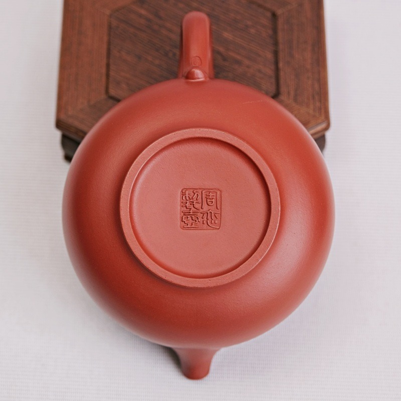 【全館滿599免運】茶壼 紫砂壼【純手工大紅袍福氣滿滿紫砂壺套組】工藝師周戀手作 原礦紫砂 出湯順暢【自在坊茶具】-細節圖10