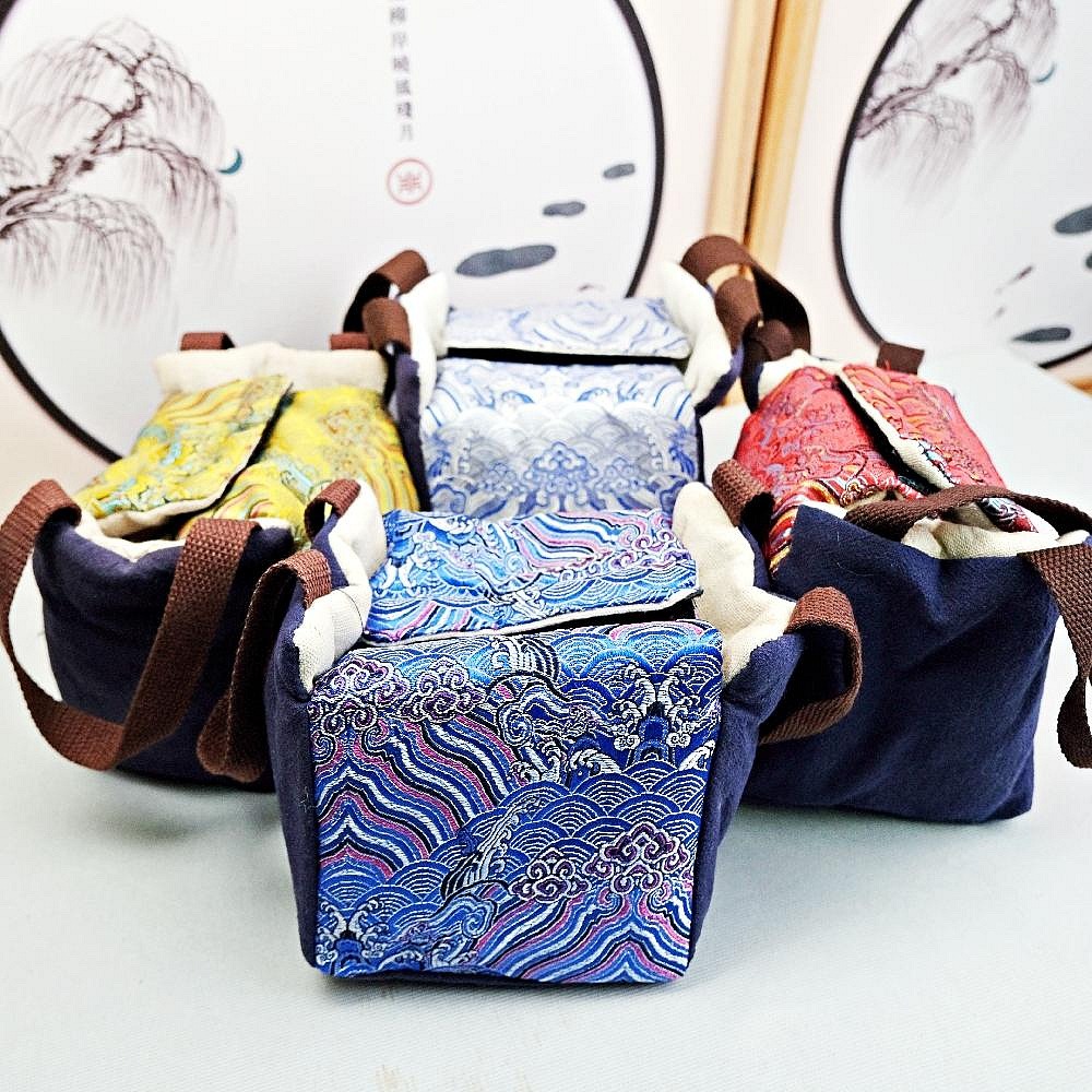【全館滿599免運】一壺四杯款 提帶式刺繡棉布壺套 收納麻棉布包 麻布保護套 外出壺套 棉布杯套【自在坊茶具】-細節圖10