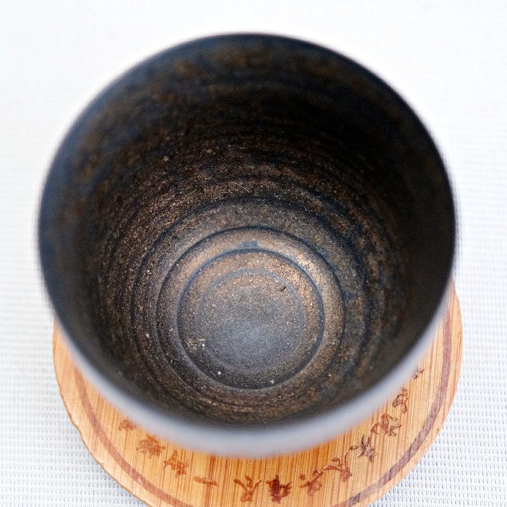 【全館滿599免運】茶杯 品茗杯 薄胎鎏金鐵鏽釉手作茶杯80ML 陶瓷茶杯 粗陶品茗杯 細緻手作【自在坊茶具】-細節圖2