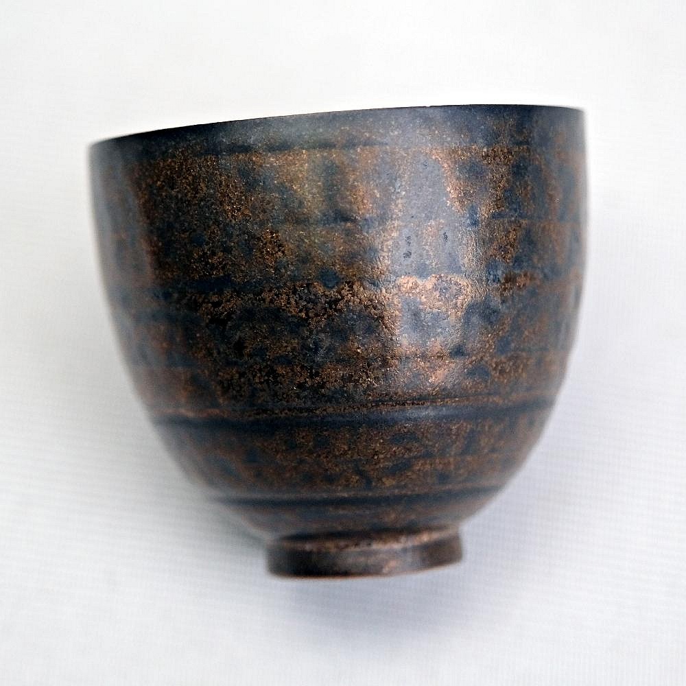 【全館滿599免運】茶杯 品茗杯 薄胎鎏金鐵鏽釉手作茶杯80ML 陶瓷茶杯 粗陶品茗杯 細緻手作【自在坊茶具】-細節圖4