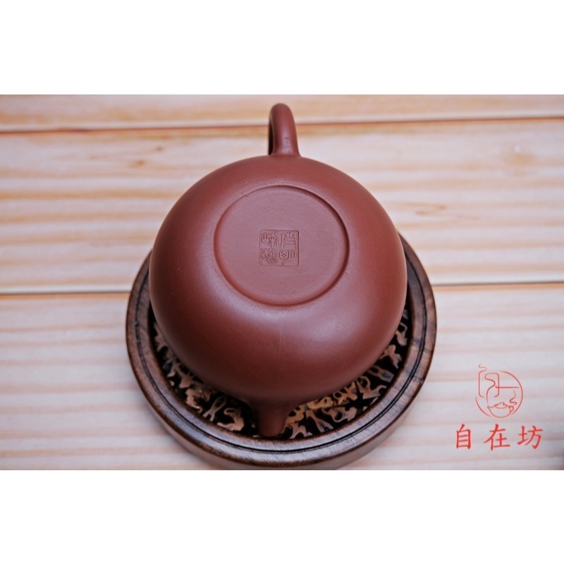 【全館滿599免運】【閆明峰大品西施-330ml】手作原礦紫朱泥 宜興茶壺 出湯順暢 三寸不斷 斷水利落【自在坊茶具】-細節圖10