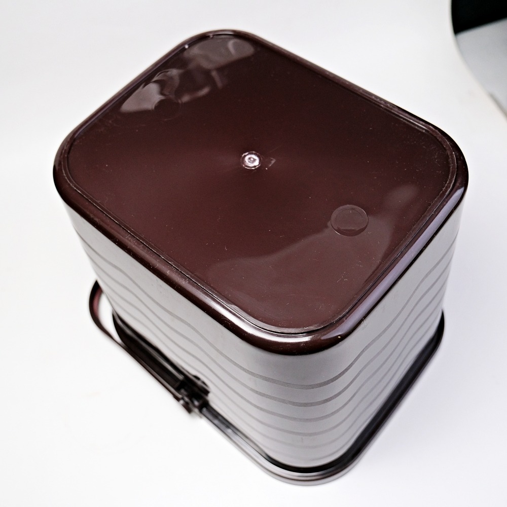 【全館滿599免運】茶桶  茶渣桶 接水桶 一鍵掀蓋式 7L 廢茶水桶 PP材質 輕巧可提易帶 現貨深色【自在坊茶具】-細節圖9