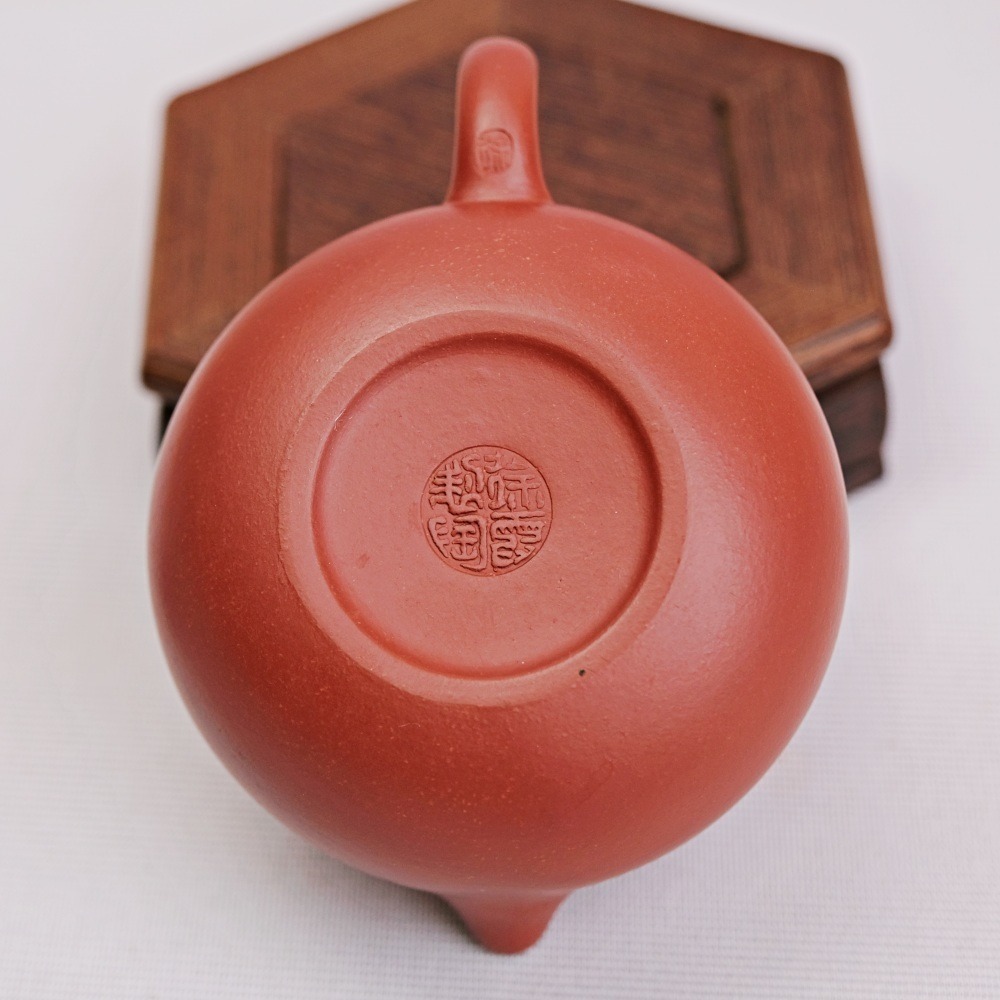 【全館滿599免運】茶壺 手工壺 紫砂壺【徐霞大紅袍梨形壺─165ml】工藝師紫砂壺 原礦老紫泥【自在坊茶具】-細節圖9