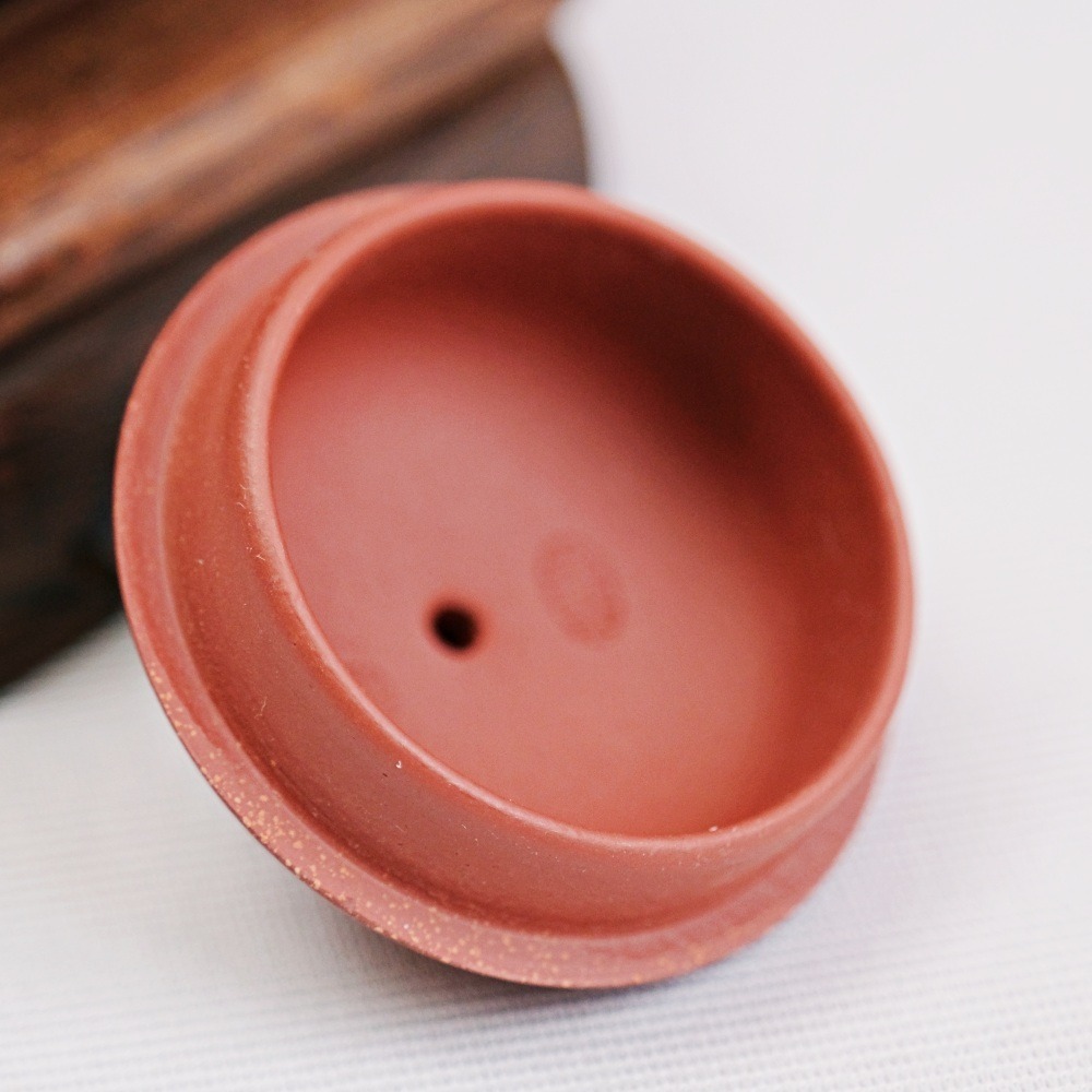 【全館滿599免運】茶壺 手工壺 紫砂壺【徐霞大紅袍梨形壺─165ml】工藝師紫砂壺 原礦老紫泥【自在坊茶具】-細節圖11
