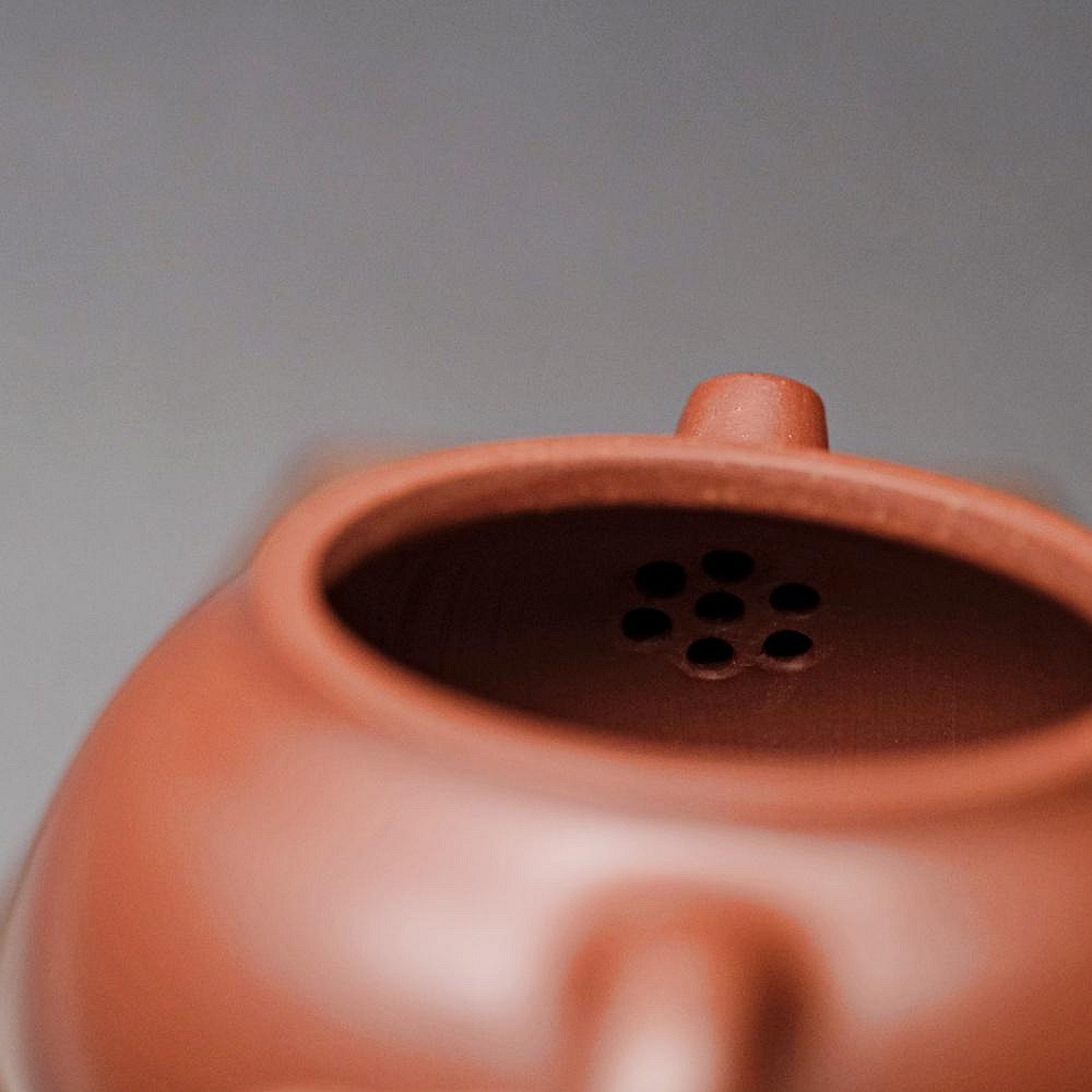 【全館滿599免運】陳紅大紅袍柿圓壼─140ml 茶壼 紫砂壼 工藝師手作 手工茶壼 宜興紫砂壺 附收藏證書【自在坊茶具-細節圖7