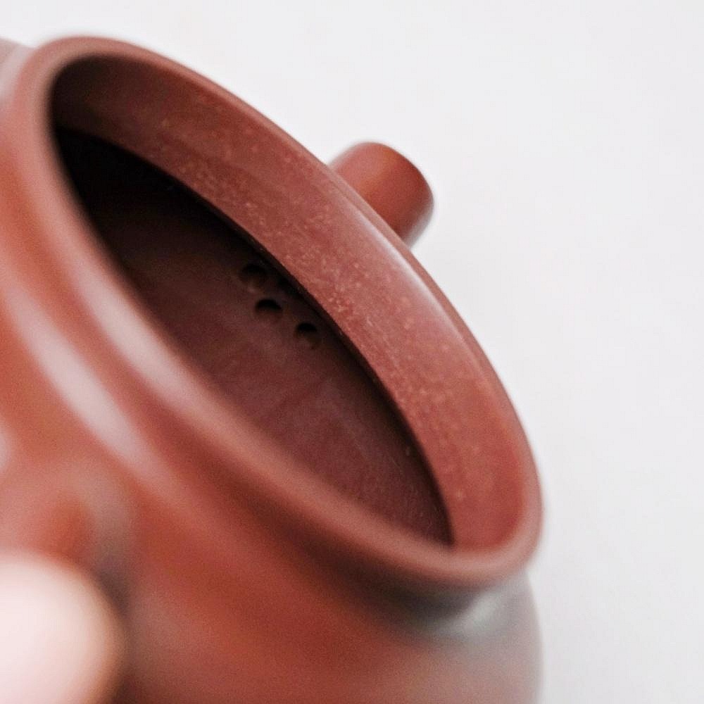 【自在坊茶具】茶壼 西施壼 紫砂壼【邵美華紫朱泥德中壼-300ml】工藝師手作 出湯順暢【全館滿599免運】-細節圖9