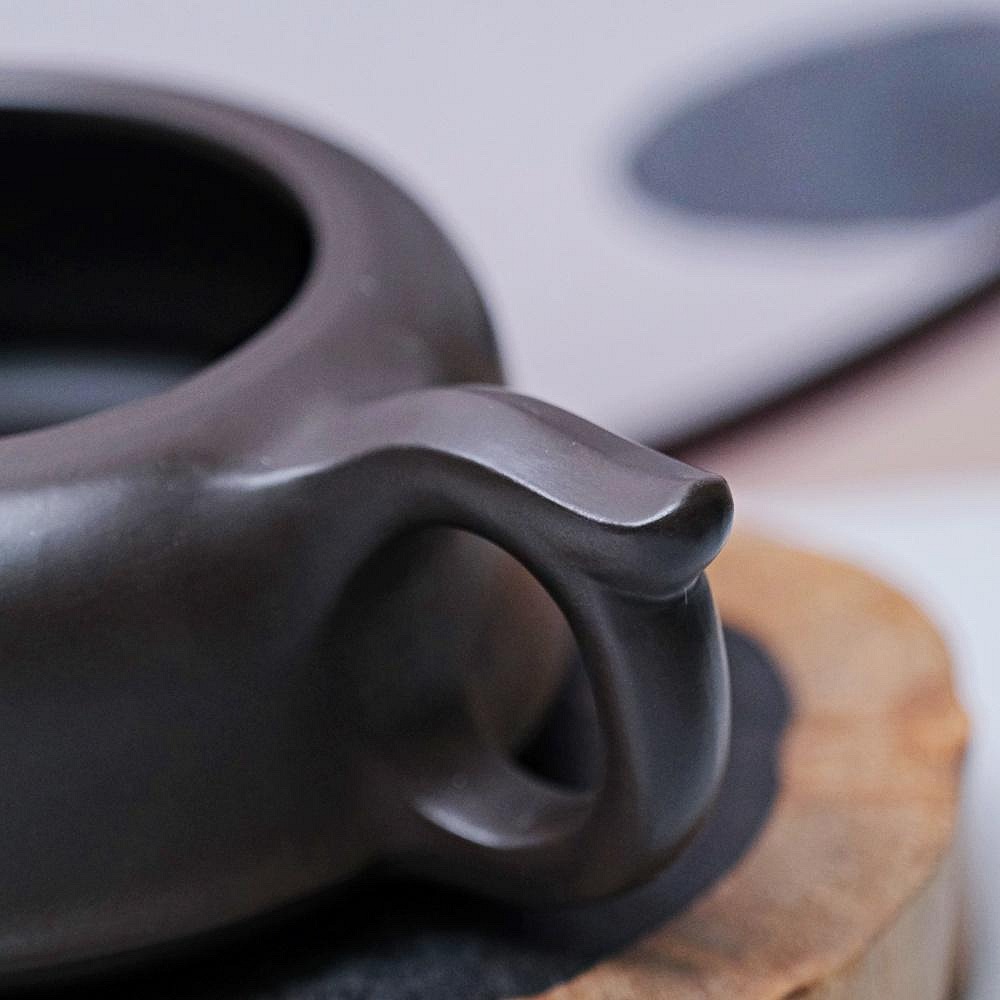 【自在坊茶具】茶壼 西施壼 紫砂壼【邵美華黑朱泥青娃蓮子-260ml】工藝師手作 出湯順暢【全館滿599免運】-細節圖7