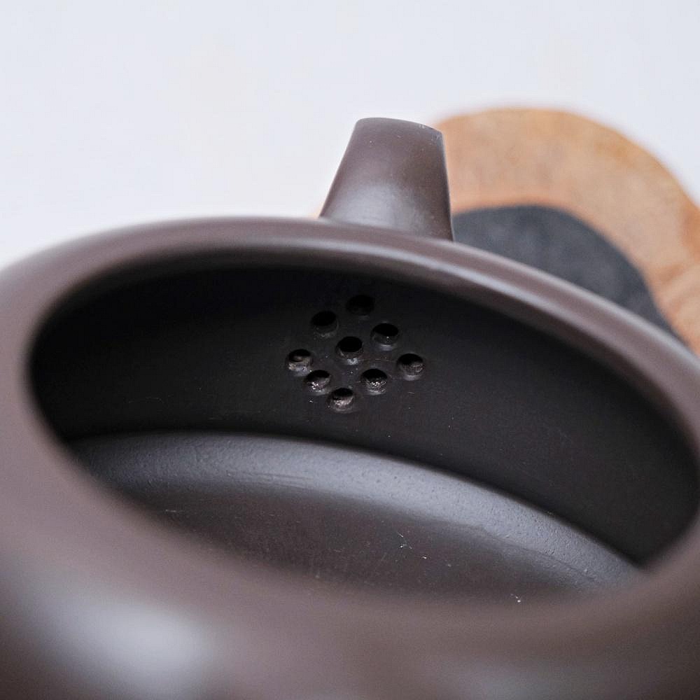 【自在坊茶具】茶壼 西施壼 紫砂壼【邵美華黑朱泥青娃蓮子-260ml】工藝師手作 出湯順暢【全館滿599免運】-細節圖9