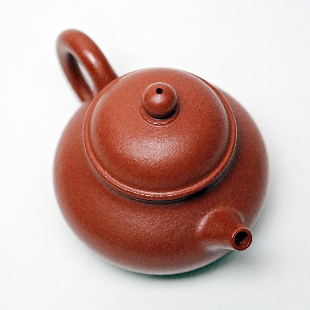 【自在坊茶具】茶壼 容天壼 紫砂壼【段麗娟魚子朱泥容天壼─130ml】工藝師手作 手工茶壼 出湯順暢【全館滿599免運】-細節圖2
