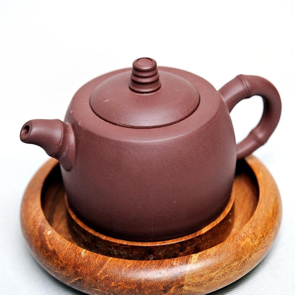 【全館滿599免運】竹段紫砂壼─清模款 300ml 茶壼 紫砂壼 出湯順暢 出水俐落 宜興紫砂壼 大容量 透氣性佳【自在-細節圖2
