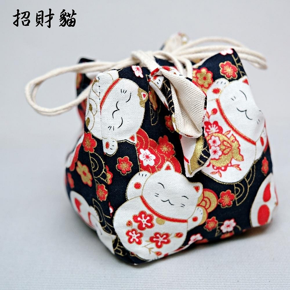 【自在坊茶具】茶具 單壼布套─招財貓/錦鯉 加厚款麻布保護布袋 抽繩棉布壺套 外出茶具提袋 壺套 棉布杯套 旅行茶具 收-細節圖2