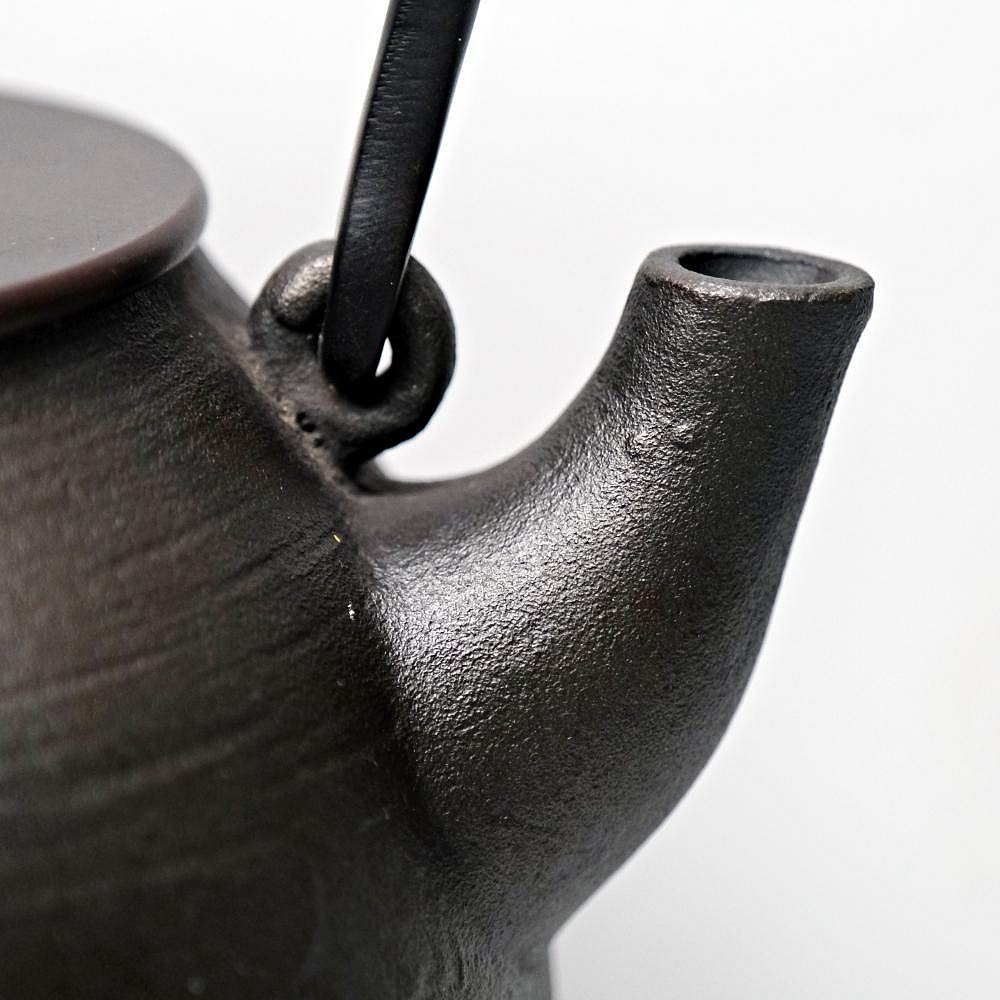 【自在坊茶具】螞蟻藏六造鑄鐵壺1.3L〔附贈壺叉〕藏六造 日本鑄鐵壺 老鐵壺 煮茶壺 燒水壺 鑄鐵茶壺【全館滿599免運-細節圖6