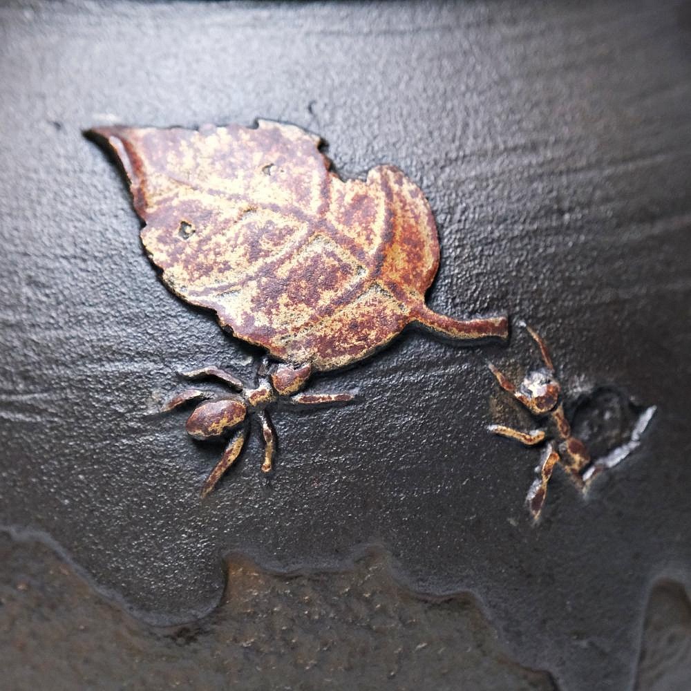 【自在坊茶具】螞蟻藏六造鑄鐵壺1.3L〔附贈壺叉〕藏六造 日本鑄鐵壺 老鐵壺 煮茶壺 燒水壺 鑄鐵茶壺【全館滿599免運-細節圖7