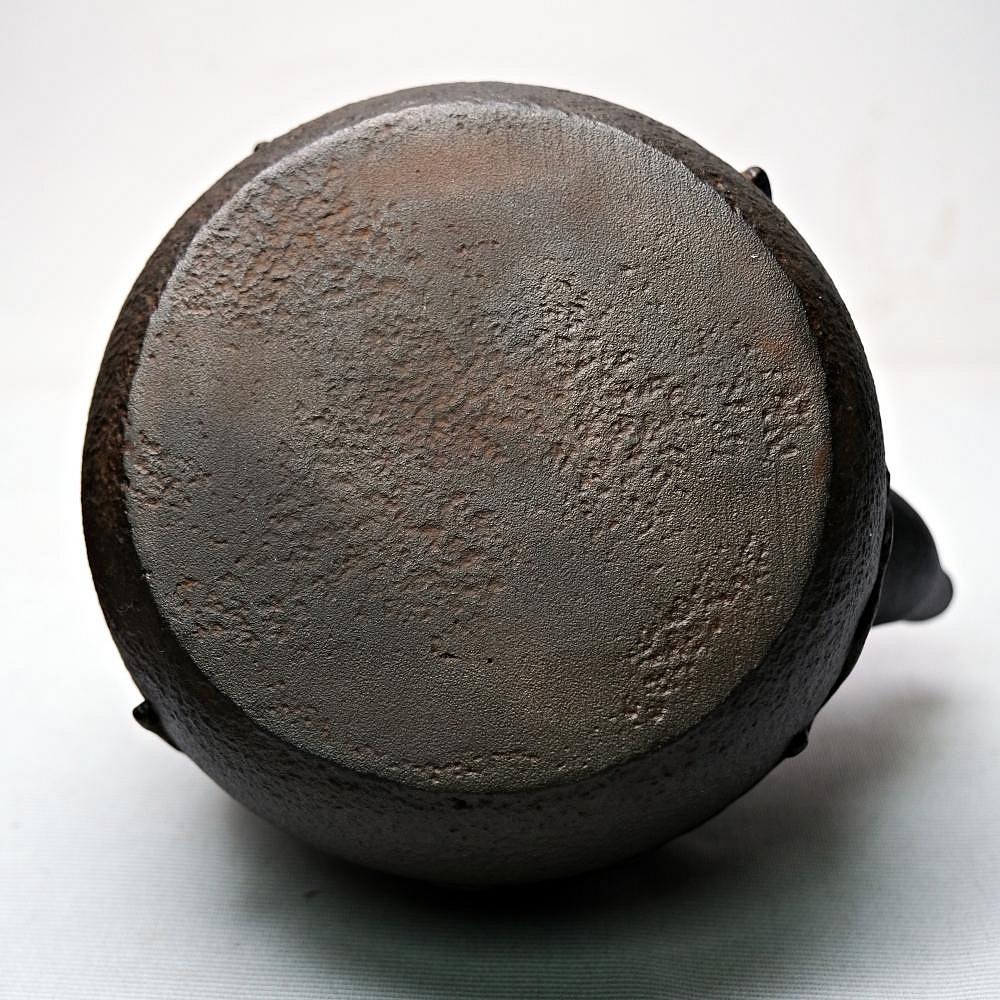 【自在坊茶具】螞蟻藏六造鑄鐵壺1.3L〔附贈壺叉〕藏六造 日本鑄鐵壺 老鐵壺 煮茶壺 燒水壺 鑄鐵茶壺【全館滿599免運-細節圖10