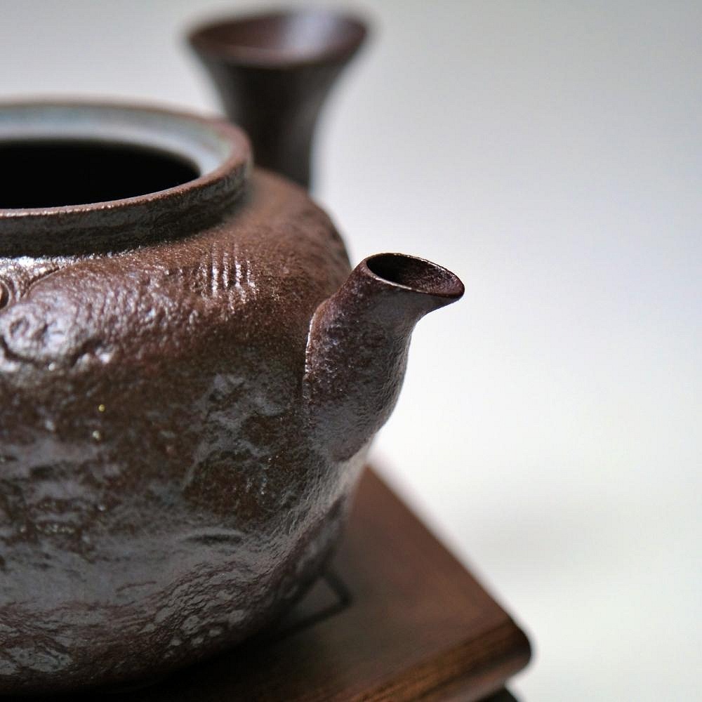 【自在坊茶具】彎月粗陶鎏金側把壺 180ml 禪風古韻 淡雅清俗 細緻手作 自然窯變 古法燒製 粗陶茶壼 功夫茶具【全館-細節圖5