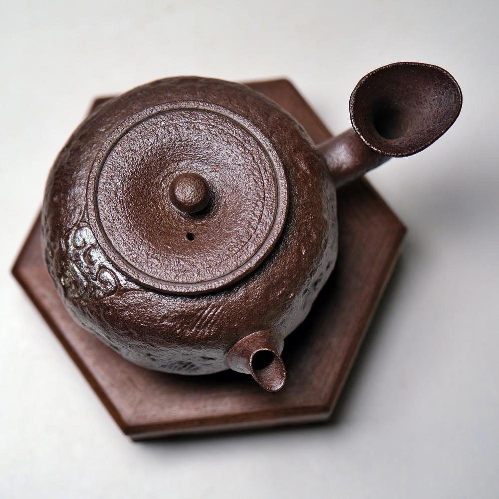 【自在坊茶具】彎月粗陶鎏金側把壺 180ml 禪風古韻 淡雅清俗 細緻手作 自然窯變 古法燒製 粗陶茶壼 功夫茶具【全館-細節圖11