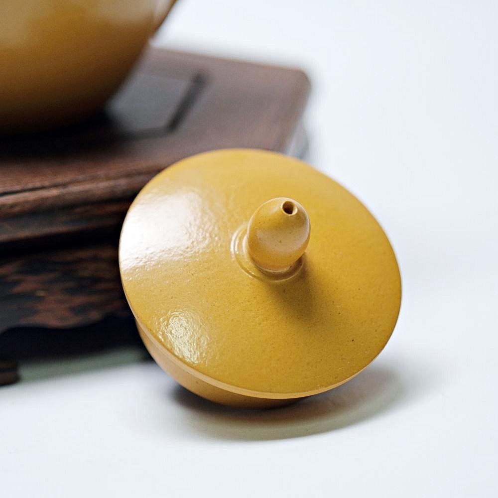 【自在坊茶具】徐玉鳳黃金朱泥美人肩壺─130ml 工藝師手作 原礦紫砂 宜興茶壺 一把好壺 出湯順暢 三寸不斷-細節圖5