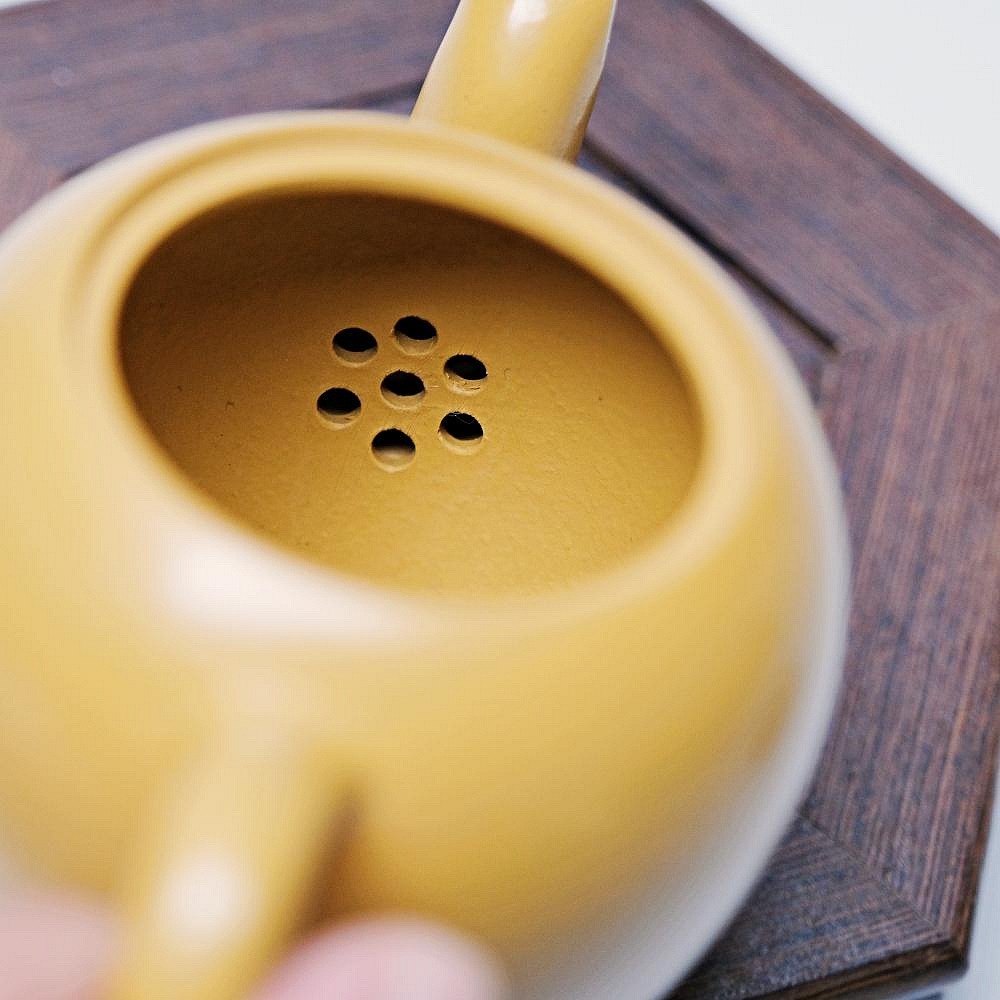 【自在坊茶具】徐玉鳳黃金朱泥美人肩壺─130ml 工藝師手作 原礦紫砂 宜興茶壺 一把好壺 出湯順暢 三寸不斷-細節圖7