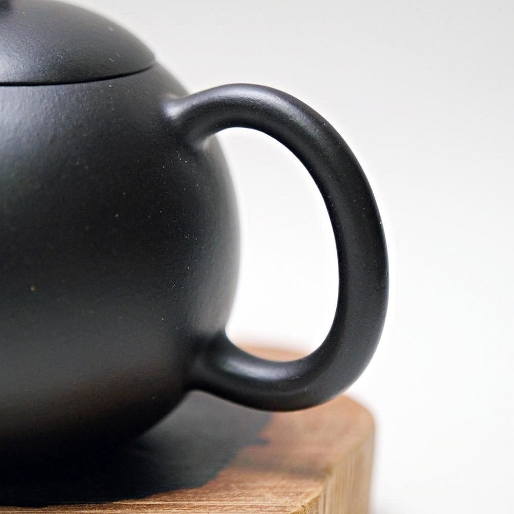 【自在坊茶具】沈丹梧灰河豚西施─200ml 工藝師手作 原礦紫砂 宜興茶壺 一把好壺 出湯順暢 三寸不斷-細節圖4