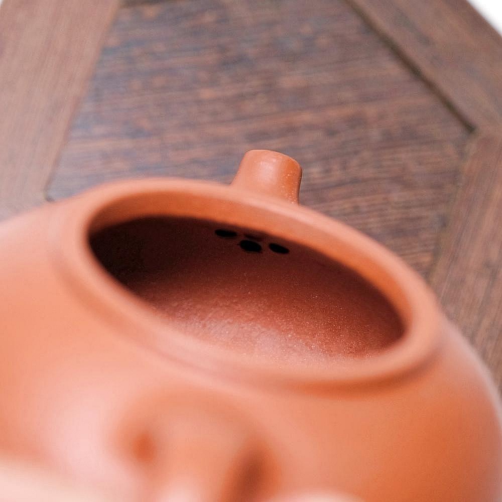 【自在坊茶具】段麗娟梨皮朱泥寒江壺─120ml 工藝師手作 原礦紫砂 宜興茶壺 一把好壺 出湯順暢 三寸不斷-細節圖7