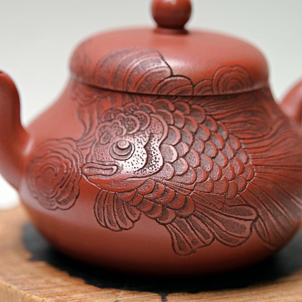 【自在坊茶具】董俊魚趣大紅袍君德壺─170ml 工藝師手作 原礦紫砂 宜興茶壺 一把好壺 出湯順暢 三寸不斷-細節圖3