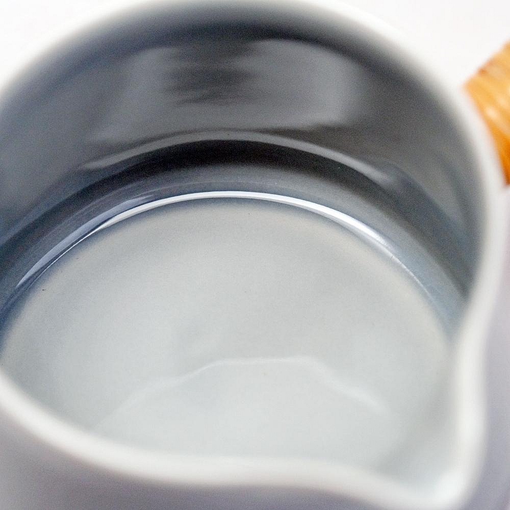【自在坊茶具】冰灰釉藤編側把茶海─190ml 側把茶海 茶海 公道杯 陶瓷茶海 分茶器【滿599免運】-細節圖5
