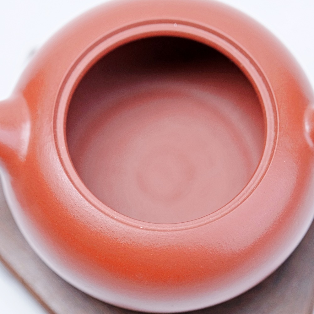 【自在坊茶具】周國春大紅袍圓珠壼─200ml 工藝師手作 原礦紫砂 宜興茶壺 一把好壺 出湯順暢 三寸不斷-細節圖5