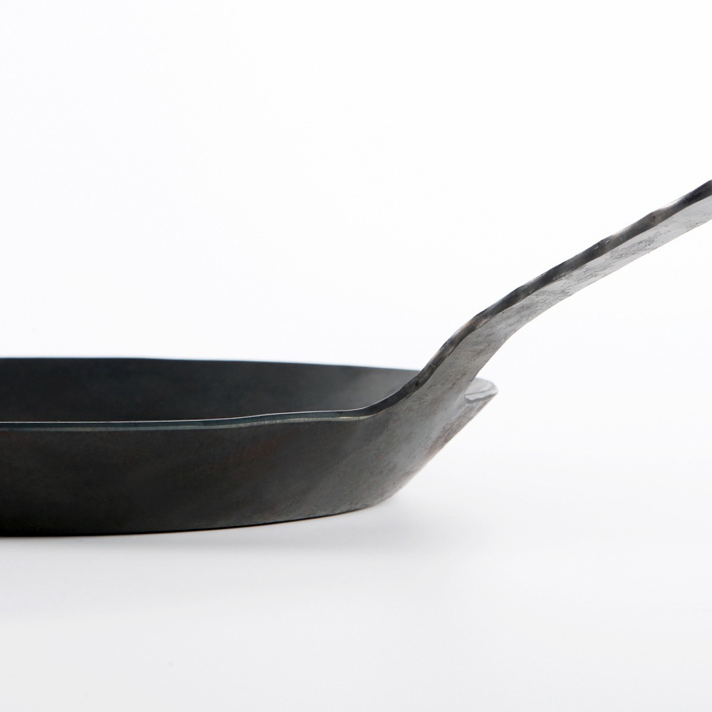 【德國turk土克鐵鍋】手工職人專業經典一體成型 平底鍋長柄18cm(送原廠袋)65518(台灣總代理)-細節圖2