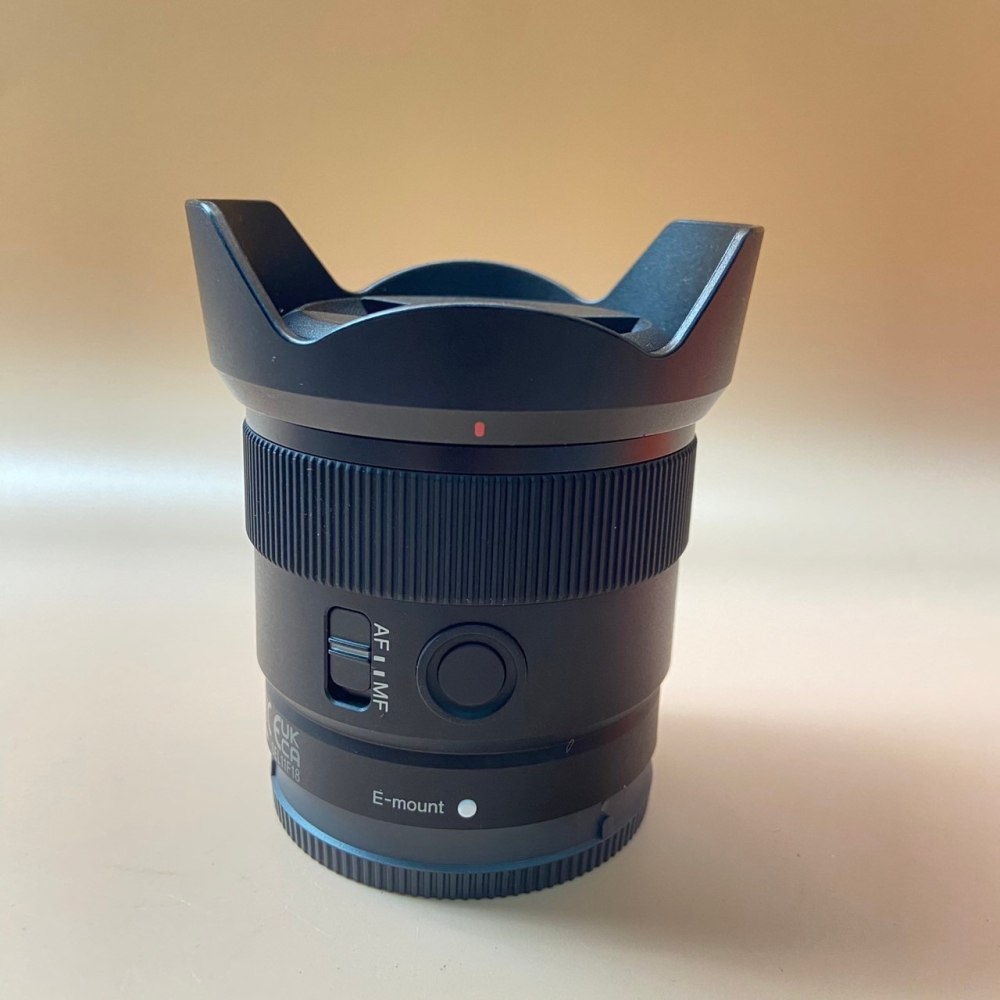 SONY E 11 mm F1.8 SEL11F18 保內 極新 公司貨-細節圖3