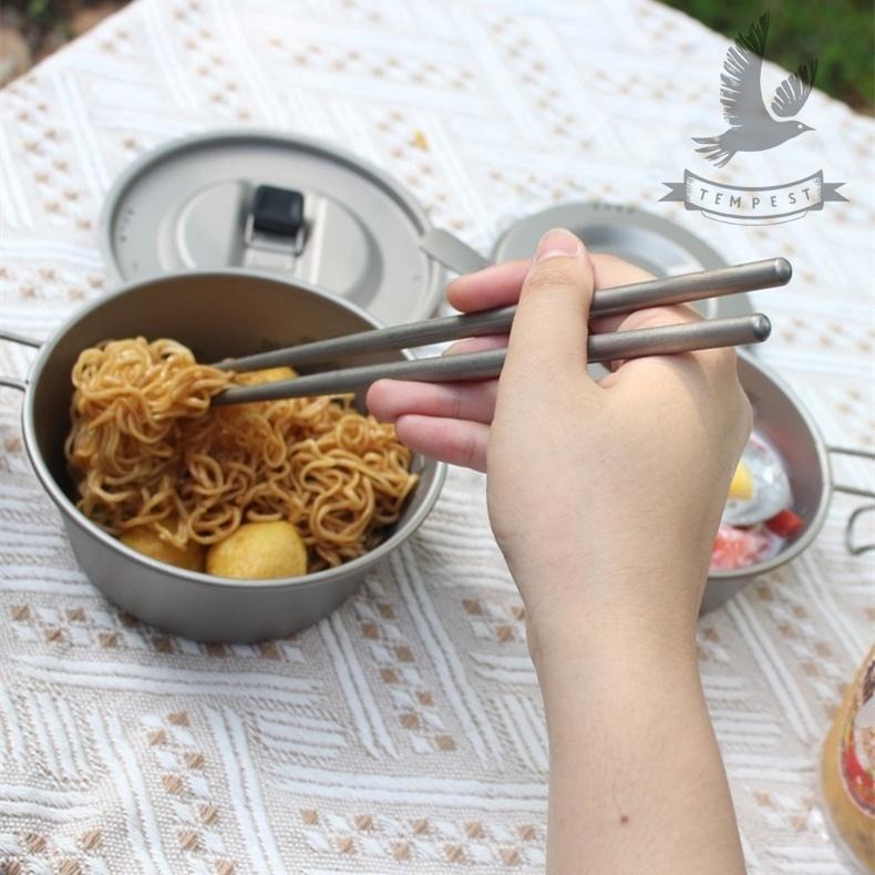 【純鈦筷】鈦餐具 可拆兩節 露營用品 純鈦 鈦筷子 鈦湯匙 露營 鈦餐具組 環保餐具 隨身餐具 純鈦筷子 空心鈦筷 鈦筷-細節圖2