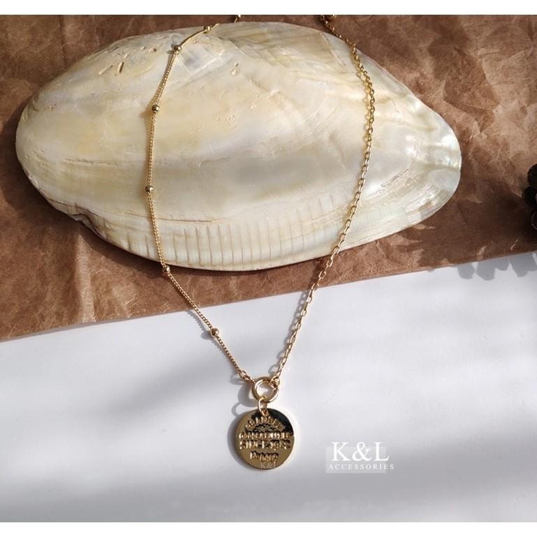 現貨。歐美極簡圓片字母項鍊 大牌設計款 街拍 雜誌款 明星同款 簡約 時尚 鎖骨鏈 頸鍊 歐美項鍊 生日 禮物-細節圖4