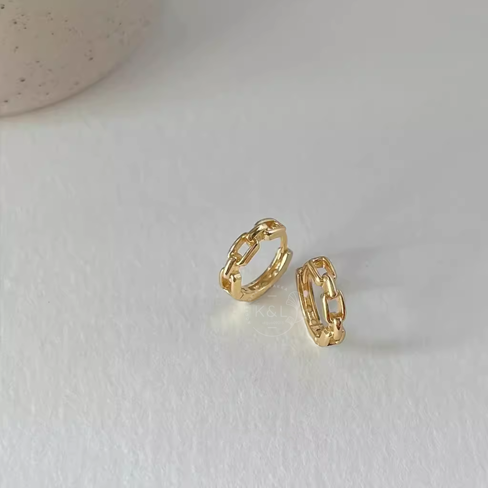 現貨。日韓迷你鍊條小圈耳扣耳環 冷淡INS 極簡風 通勤耳環 日常配戴 耳扣 耳針 耳環 飾品 耳扣耳環 扣式-細節圖4