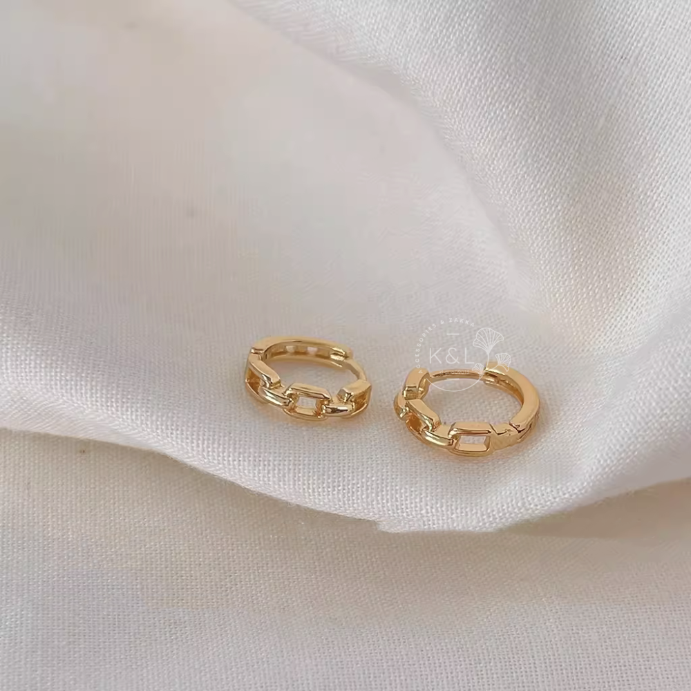 現貨。日韓迷你鍊條小圈耳扣耳環 冷淡INS 極簡風 通勤耳環 日常配戴 耳扣 耳針 耳環 飾品 耳扣耳環 扣式-細節圖5