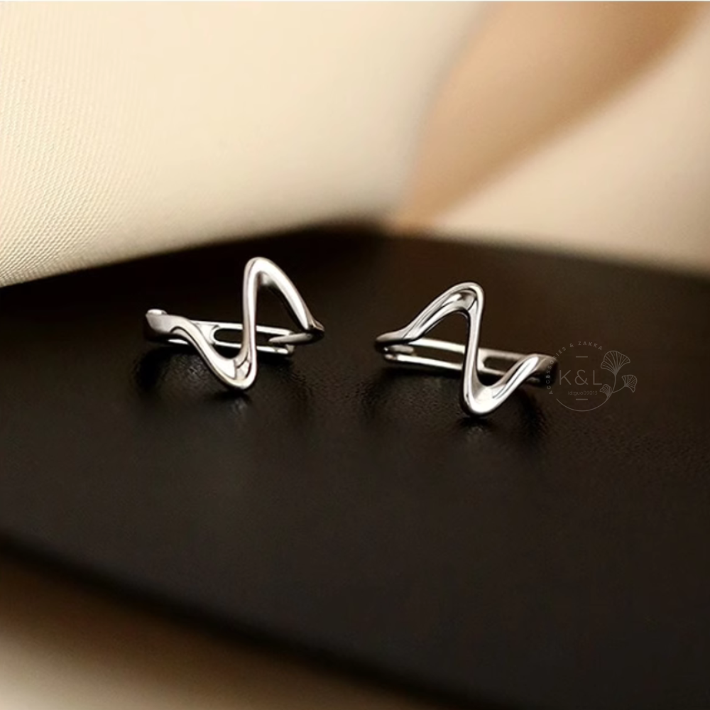 現貨。韓範扭曲不規則耳扣耳環 街拍款 設計款 歐美耳環 簡約耳環 通勤耳環 個性 百搭 雜誌款 耳環 飾品-細節圖3