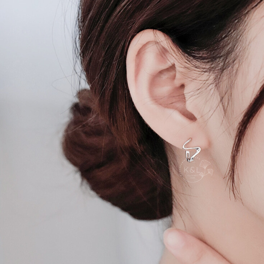 現貨。韓範扭曲不規則耳扣耳環 街拍款 設計款 歐美耳環 簡約耳環 通勤耳環 個性 百搭 雜誌款 耳環 飾品-細節圖6