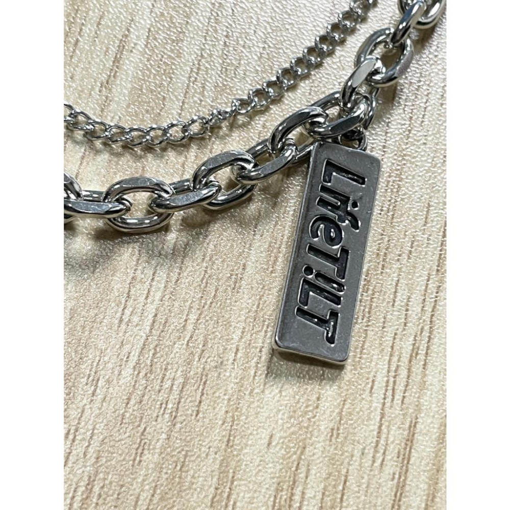 全新台灣現貨 百搭基本款 金屬鏈條 方牌字母雙層輕奢鎖骨鏈項鍊-細節圖2
