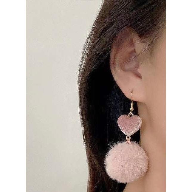 全新台灣現貨 可愛絨毛 愛心毛球 耳針 耳環-細節圖2