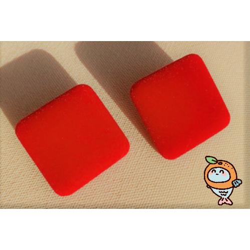 全新台灣現貨 超大誇張絨毛 愛心 圓形 方形 星星 耳針 耳環-細節圖6