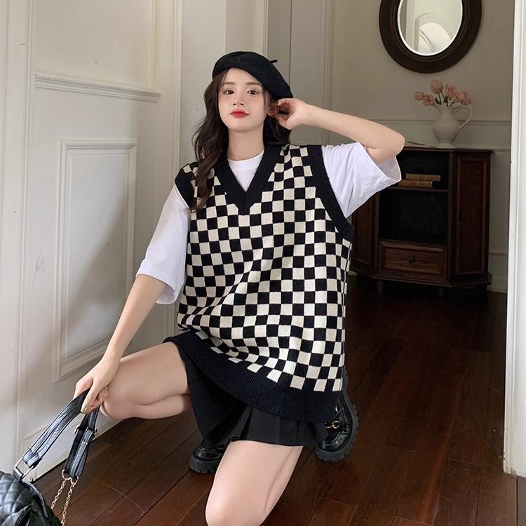 全新台灣現貨 棋盤格紋毛衣背心 V領ins套頭 港風日潮流復古寬鬆針織衫馬甲-細節圖3