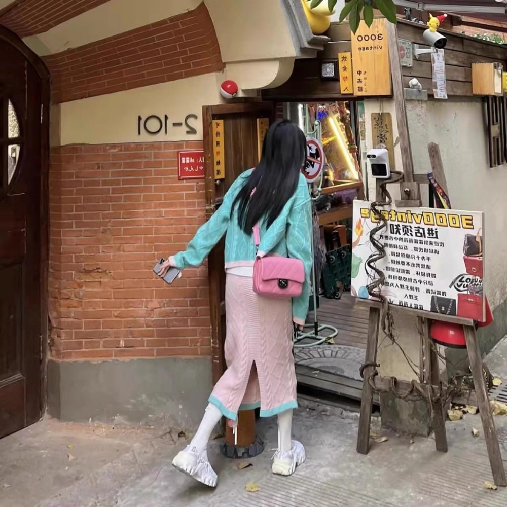 全新台灣現貨 多巴胺小個子鹽系洋氣小香風針織毛衣+裙子兩件套裝-細節圖2