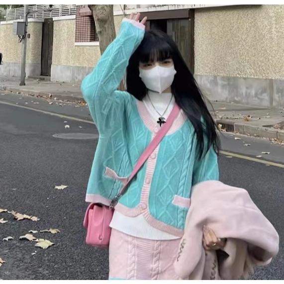 全新台灣現貨 多巴胺小個子鹽系洋氣小香風針織毛衣+裙子兩件套裝-細節圖3