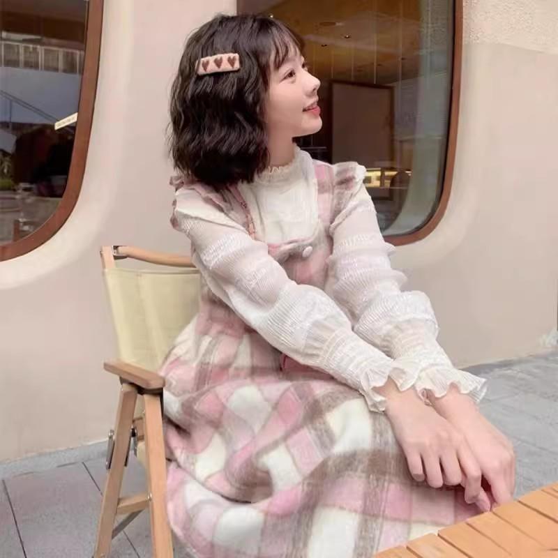 全新台灣現貨 法式溫柔奶甜格紋小飛袖背帶連身裙 學院風小個子氣質背心洋裝-細節圖3