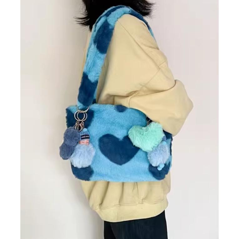 全新台灣現貨 毛絨包包 愛心拼接毛毛包 附可愛掛飾 手提單肩包 托特包-細節圖7