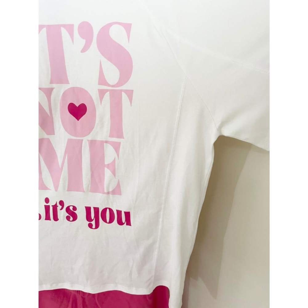 全新台灣現貨大碼 字母印花白色上衣 桃粉色A字毛邊牛仔中褲 牛仔短褲-細節圖4