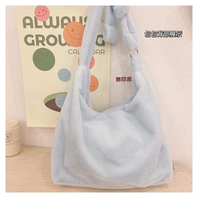 全新台灣現貨 純色百搭軟毛絨斜背包 少女學生大容量單肩包-細節圖3