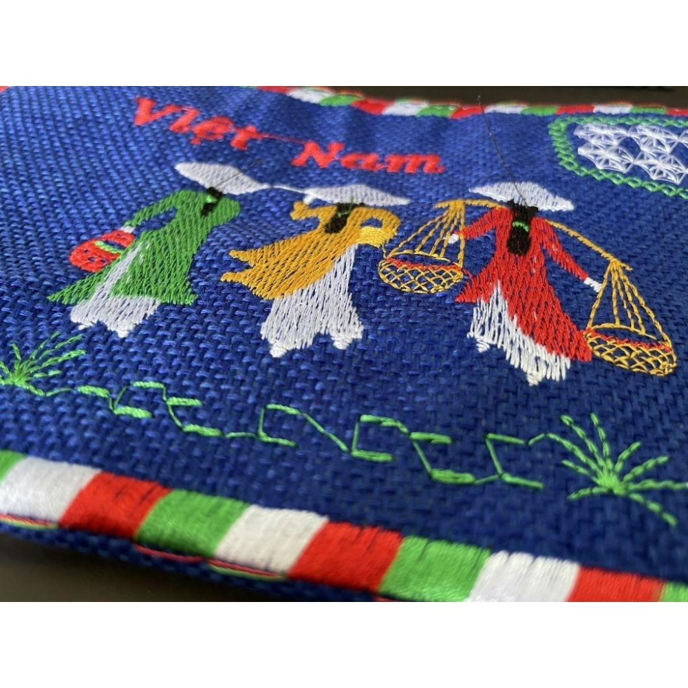 全新台灣現貨 越南帶回 奧黛女孩形象 刺繡 黃麻面料 信封包 收納袋-細節圖3